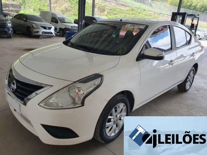 NISSAN VERSA 18/18