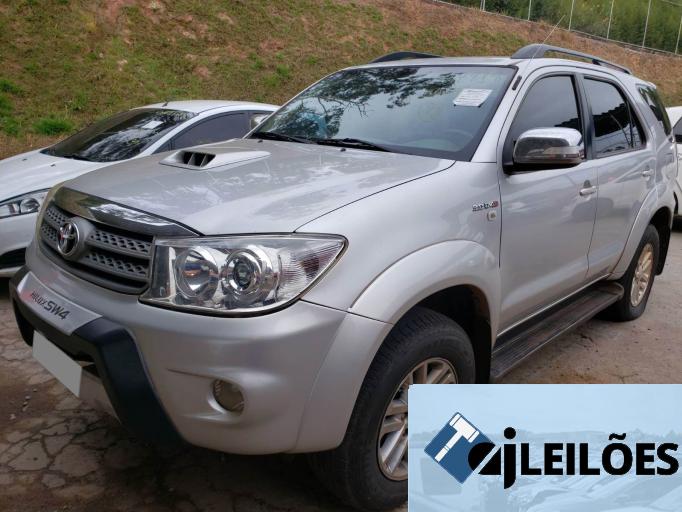 TOYOTA HILUX SW4 10/10